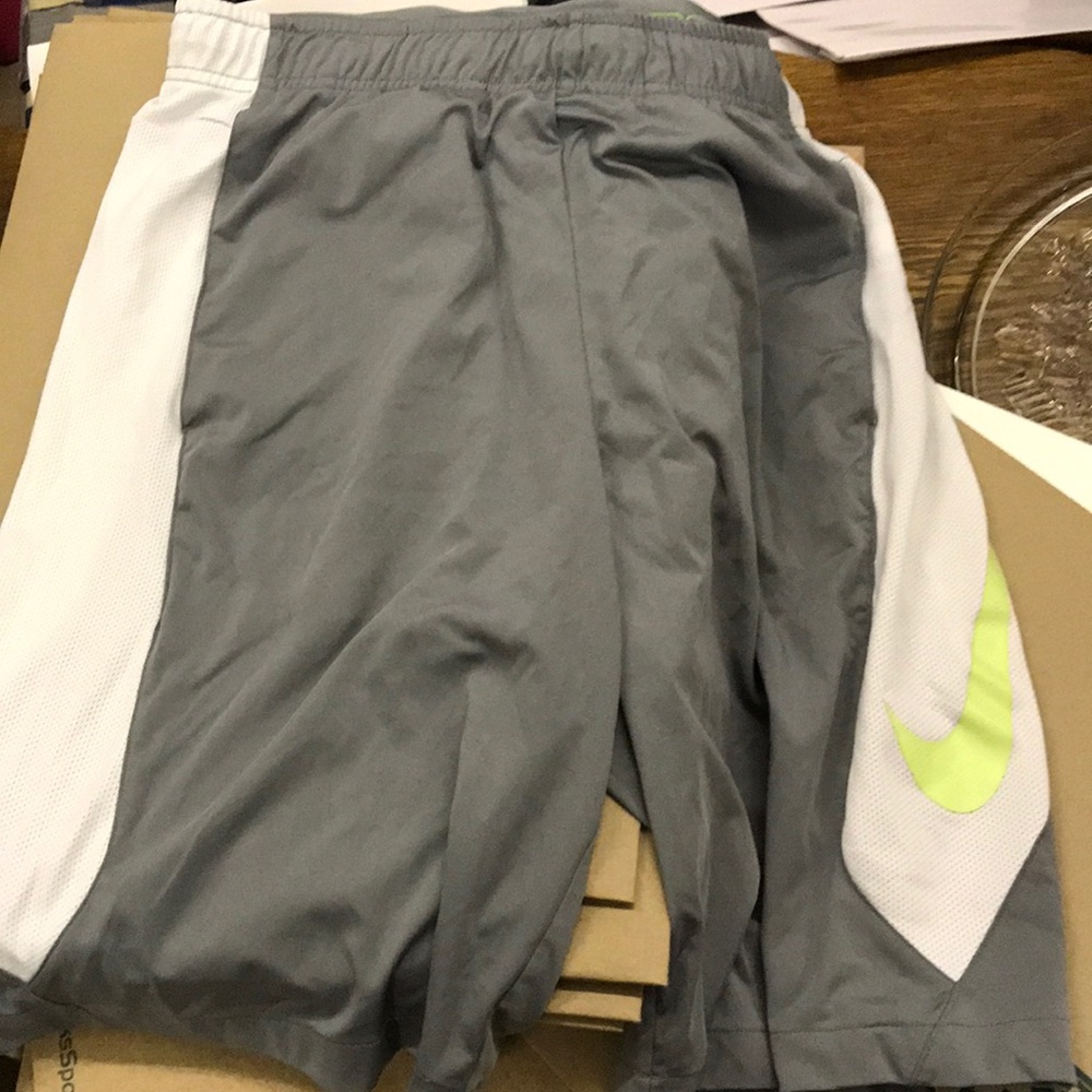 Boys Nike Training Basketball Shorts, Size: Medium